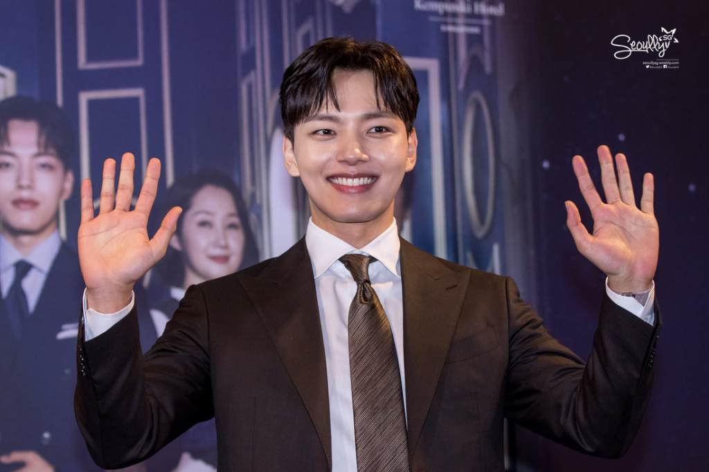 Yeo Jin Goo resumed duty as Hotel Del Luna’s elite hotelier Gu Chan Seong in Singapore