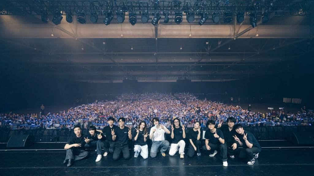 KYUHYUN SERENADES FANS AT HIS “HIGH GRADE BALLAD CONCERT” IN SINGAPORE