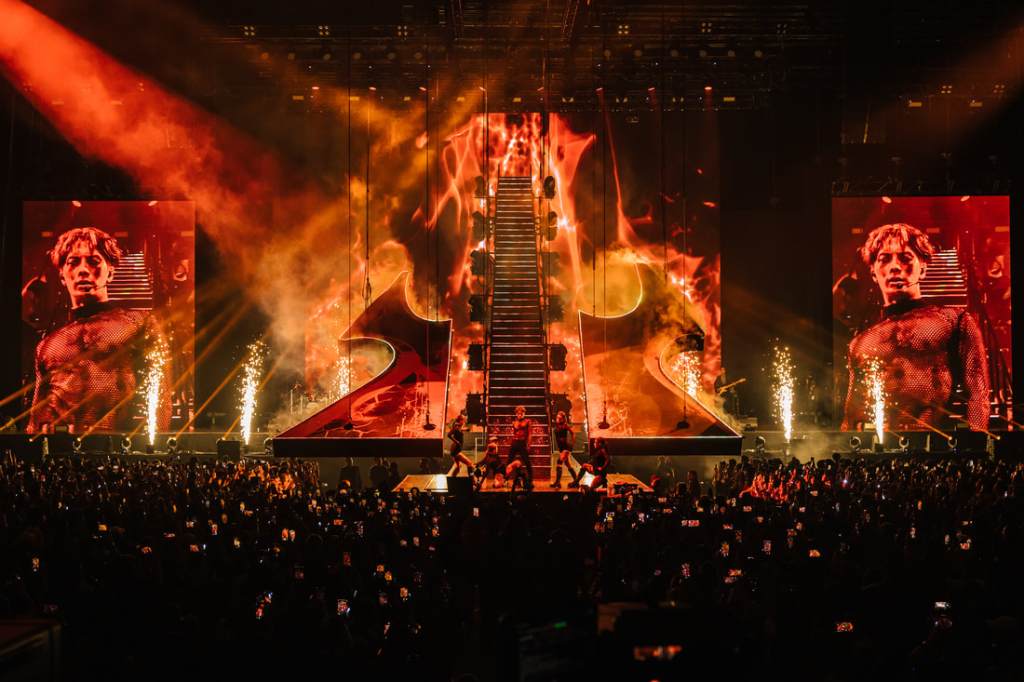 MAN OF THE HOUR JACKSON WANG DELIVERS UNFORGETTABLE ACT IN FIRST EVER SOLO SOLD-OUT MAGIC MAN WORLD TOUR IN&nbsp;SINGAPORE