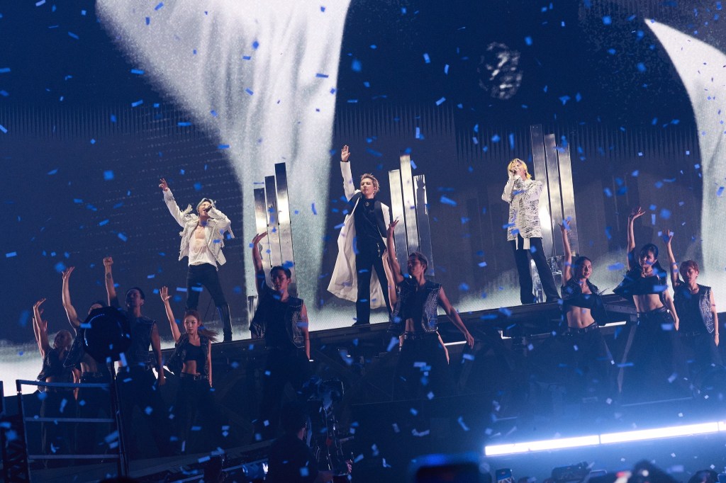 BIGBANG WORD TOUR <XX : COSMOS> in Singapore — Two Decades Later, Still in a League of Their&nbsp;Own